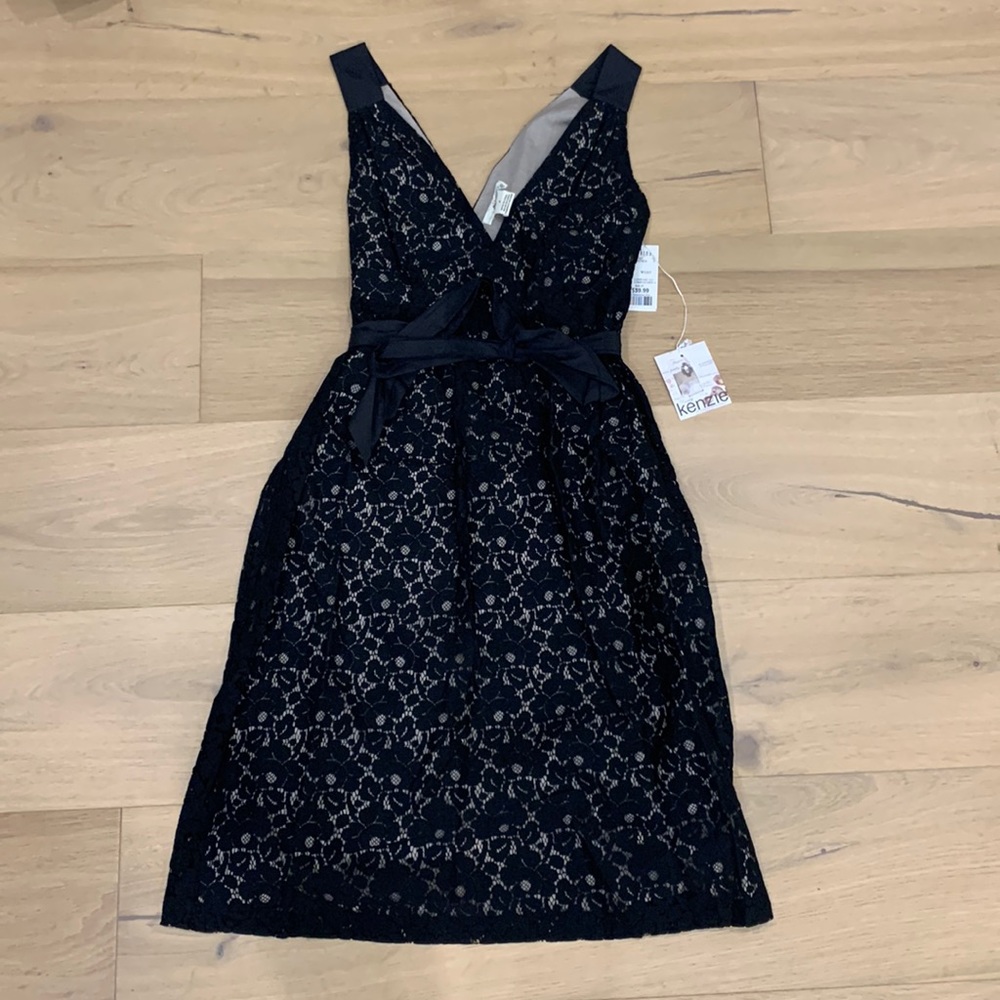 BNWT DOUBLE V TIE FRONT COCKTAIL KENZIE DRESS - SIZE 6